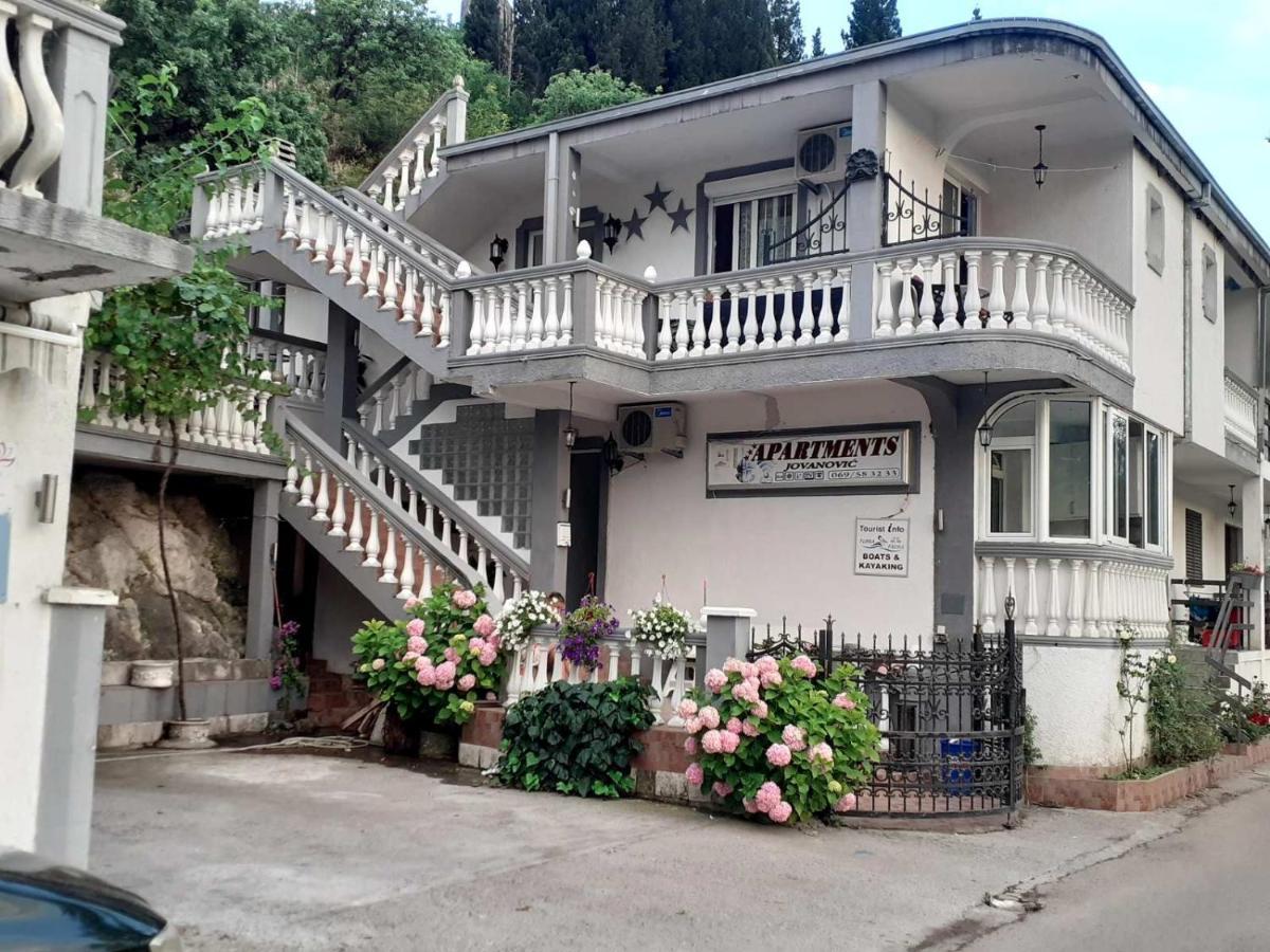 Apartments Flora And Boat Cruising Virpazar Esterno foto