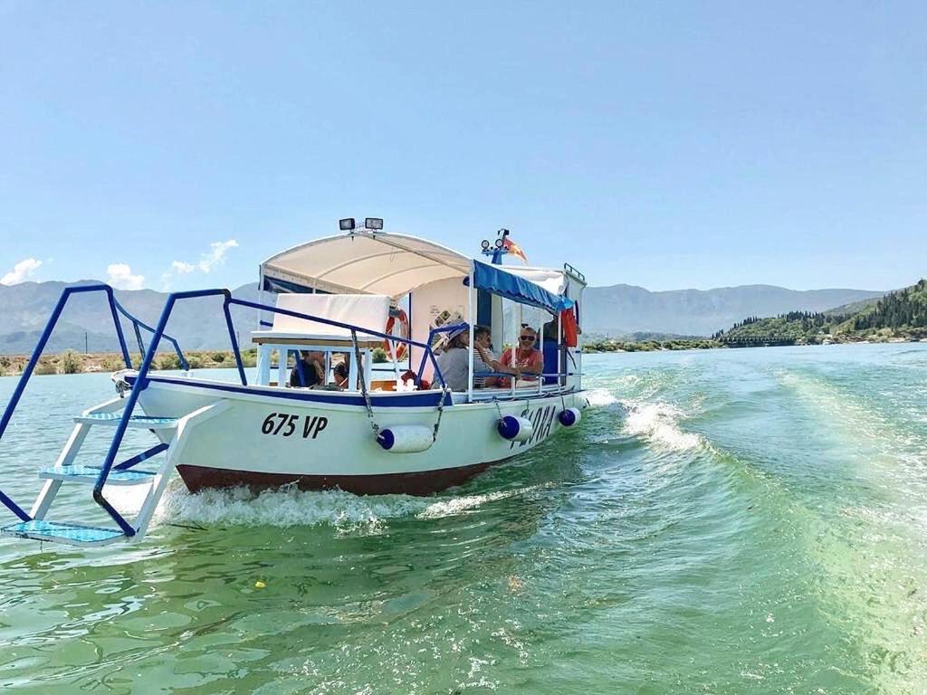 Apartments Flora And Boat Cruising Virpazar Esterno foto