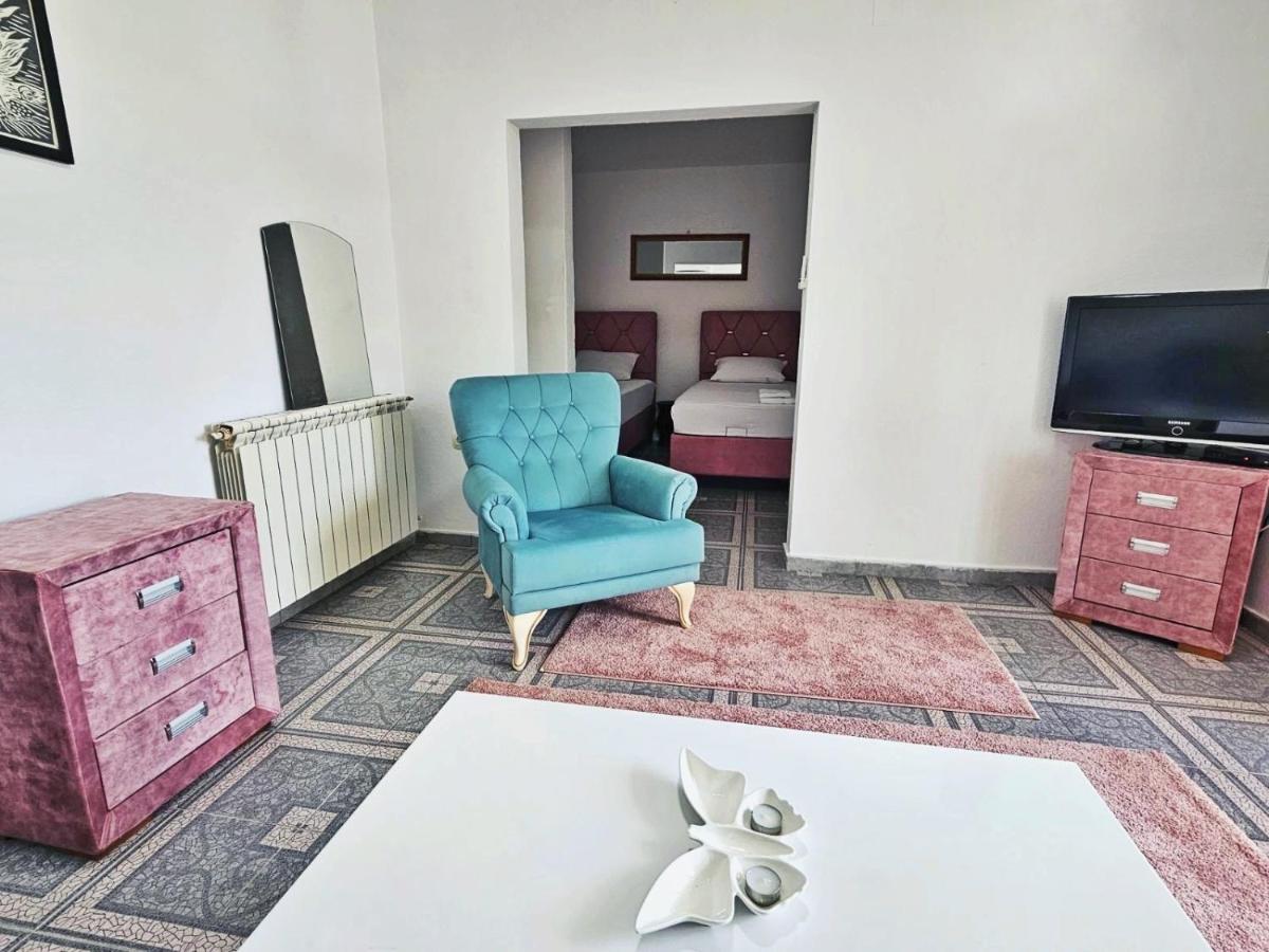 Apartments Flora And Boat Cruising Virpazar Esterno foto